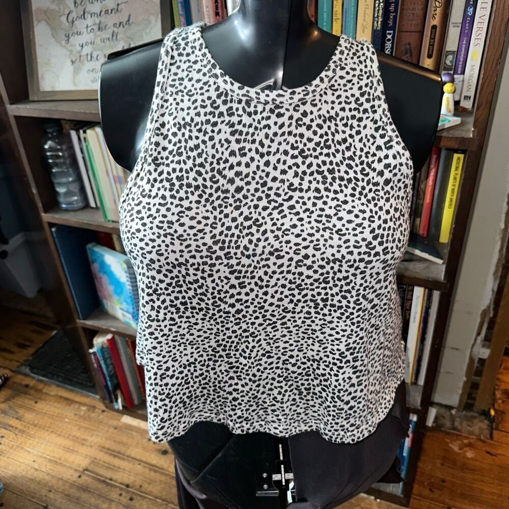 Z Supply cheetah print high neck crop knit M muscle tank